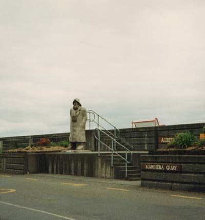 travel disabled wheelchair graymouth new zealand statue